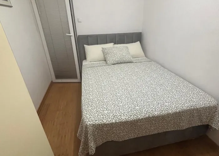 Cozy Corner-free Parking-self Check-in Appartement