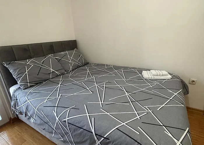 Cozy Corner-free Parking-self Check-in Appartement Skopje